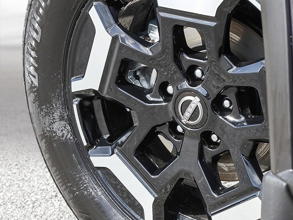 2025 Nissan Rogue 60th ANNIVERSARY EDITION-6
