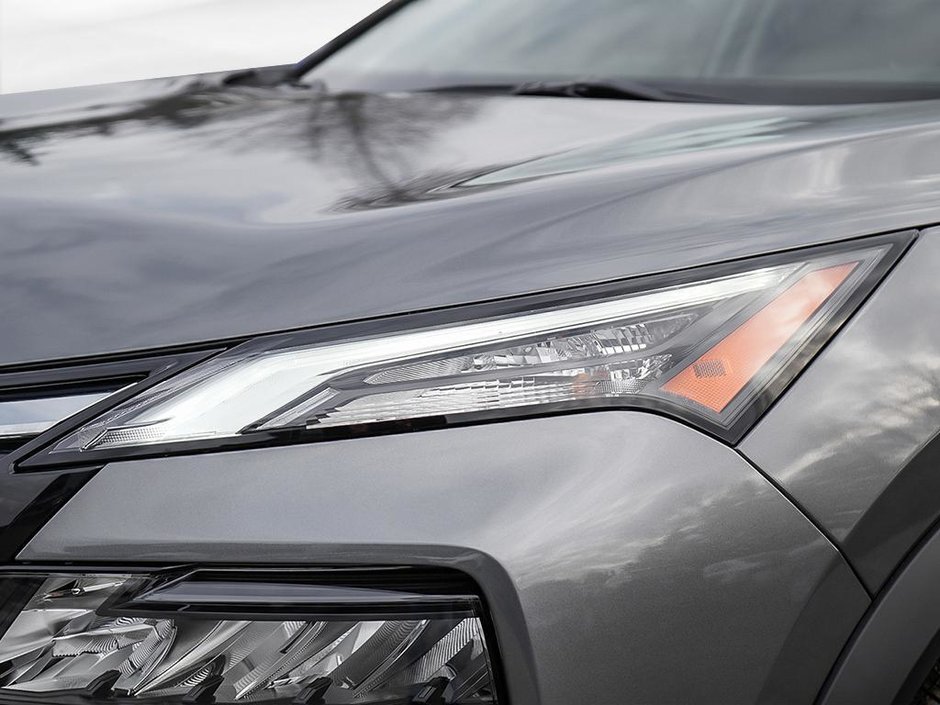 2025 Nissan Rogue S-8