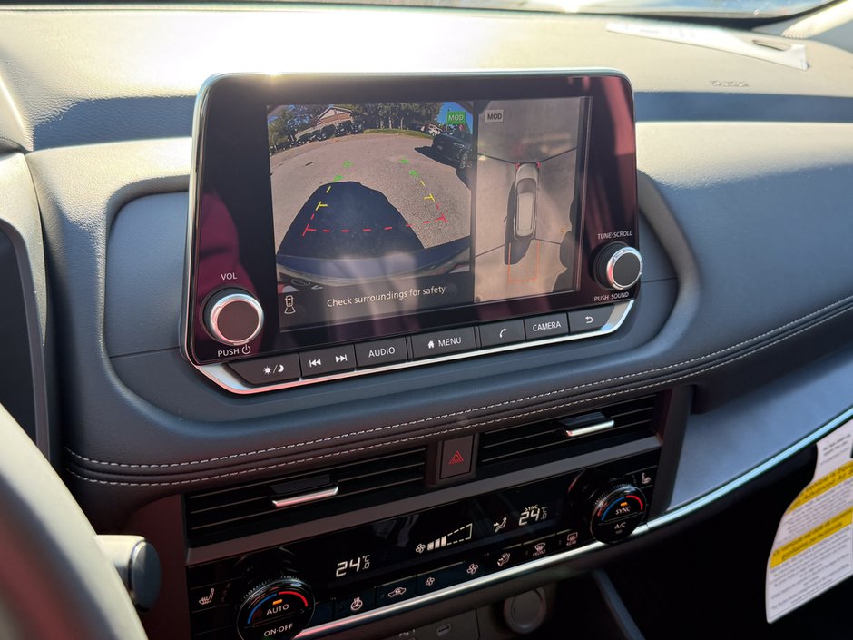 2025 Nissan Rogue SV Moonroof-27