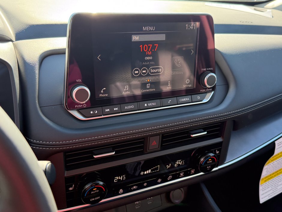 2025 Nissan Rogue SV Moonroof-26