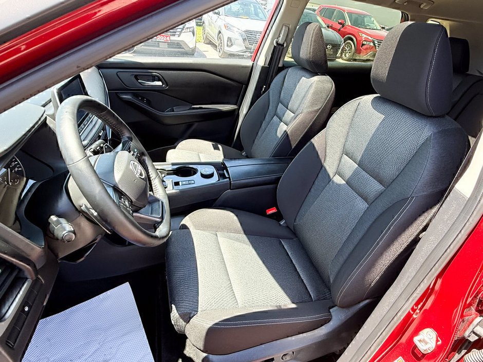 2025 Nissan Rogue SV-24