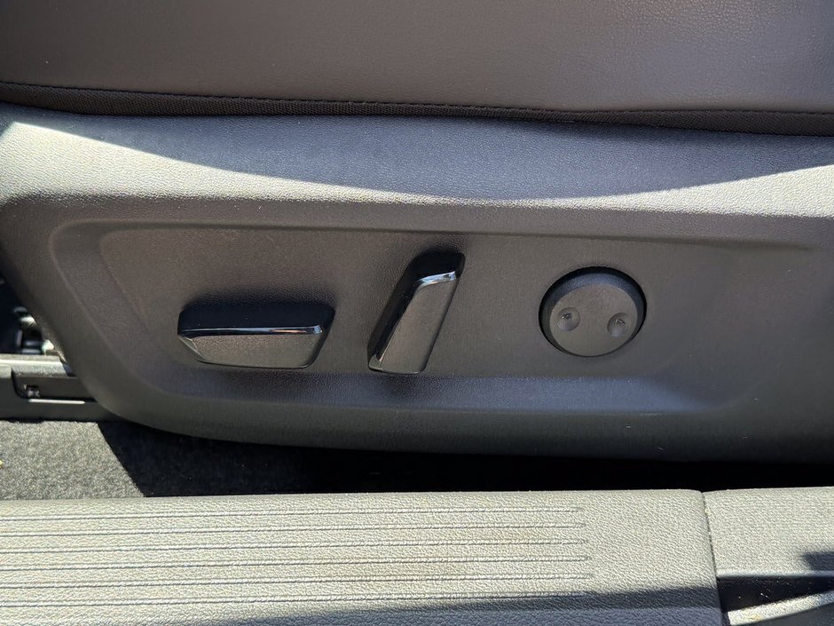 2026 Nissan Rogue Platinum-20