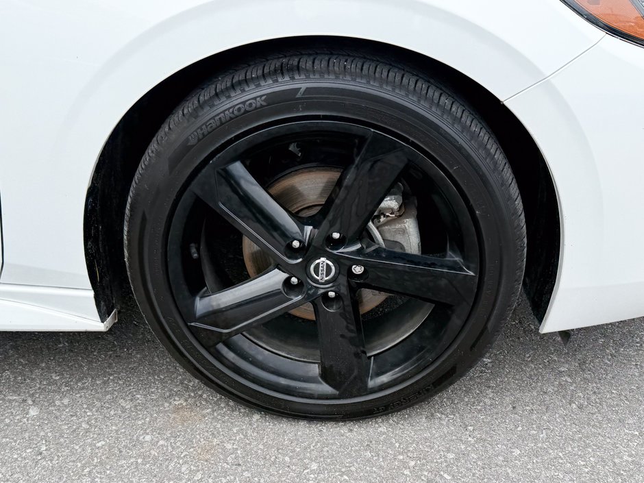 2022 Nissan Sentra SR-8