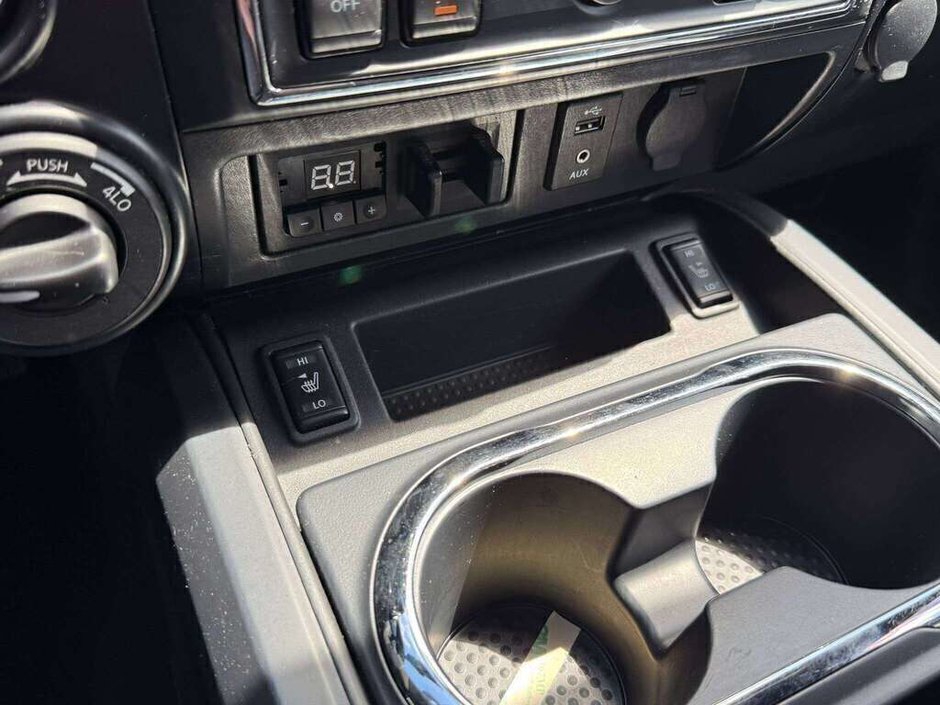 2018 Nissan Titan SL Midnight Edition-27