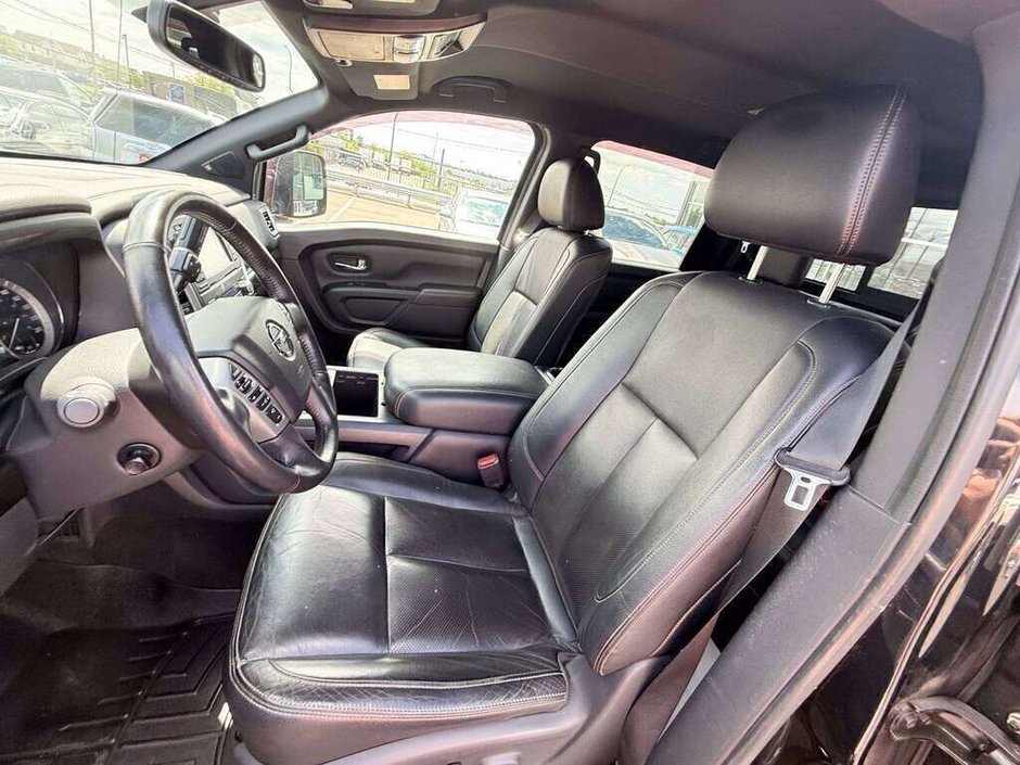2018 Nissan Titan SL Midnight Edition-22