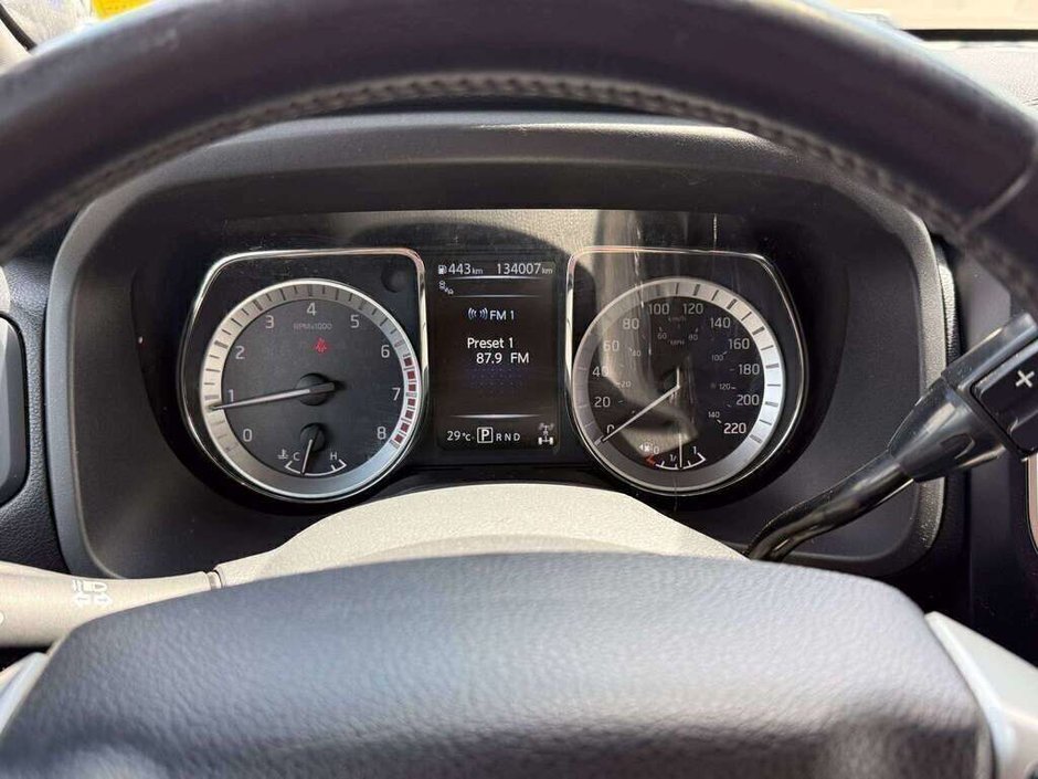 2018 Nissan Titan SL Midnight Edition-25