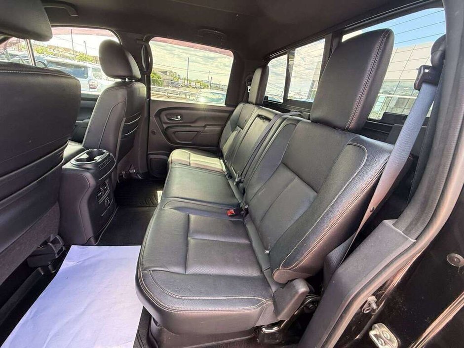 2018 Nissan Titan SL Midnight Edition-16