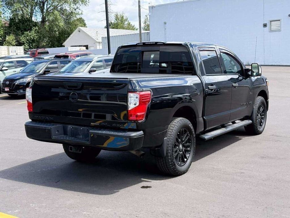 2018 Nissan Titan SL Midnight Edition-7