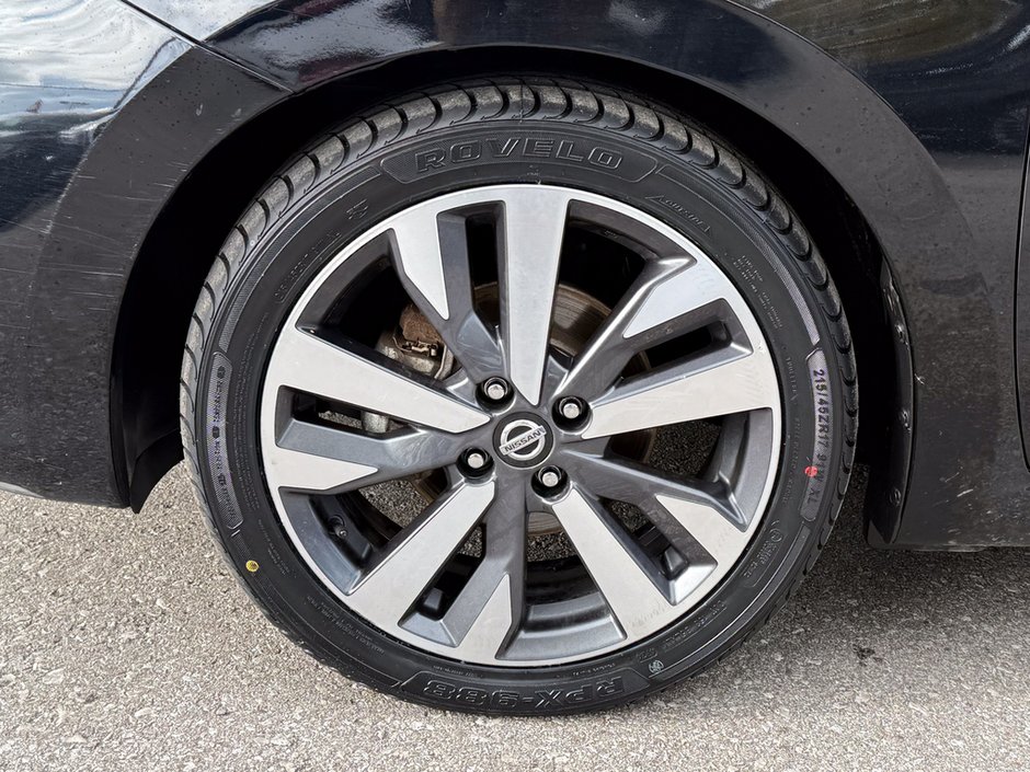 2021 Nissan Versa SR-8