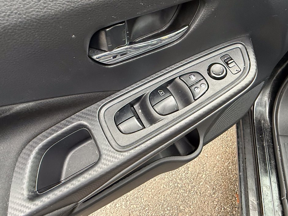 2021 Nissan Versa SV-16