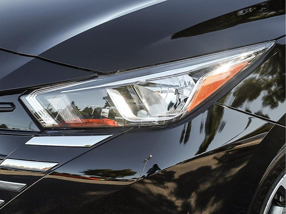 2025 Nissan Versa SV-8