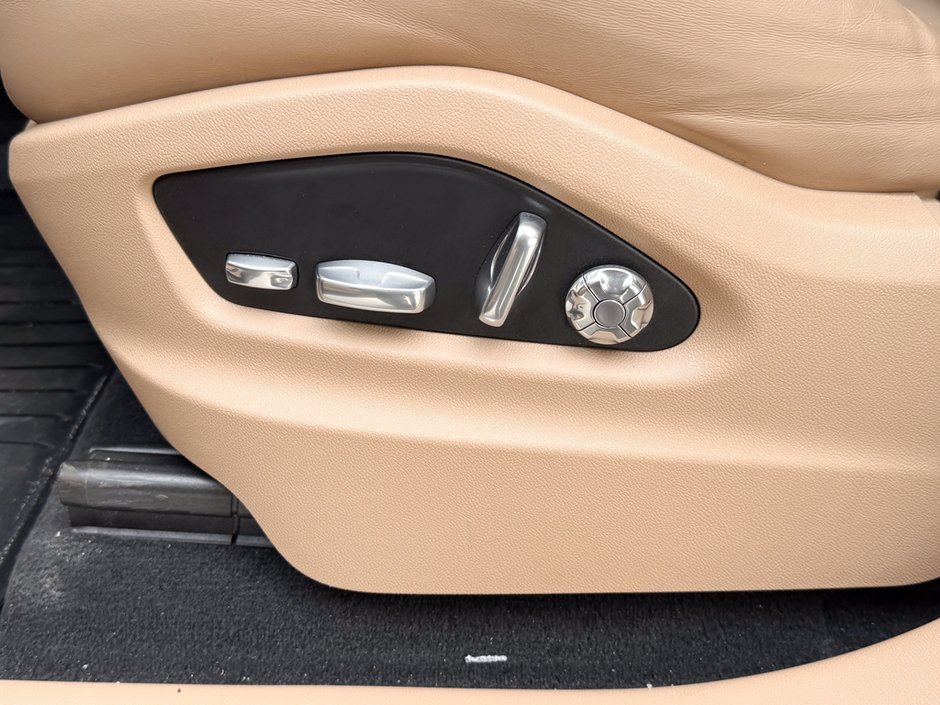 2021 Porsche Cayenne Base-24