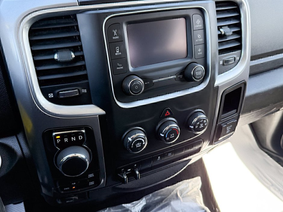 2023 Ram 1500 Classic SLT-24