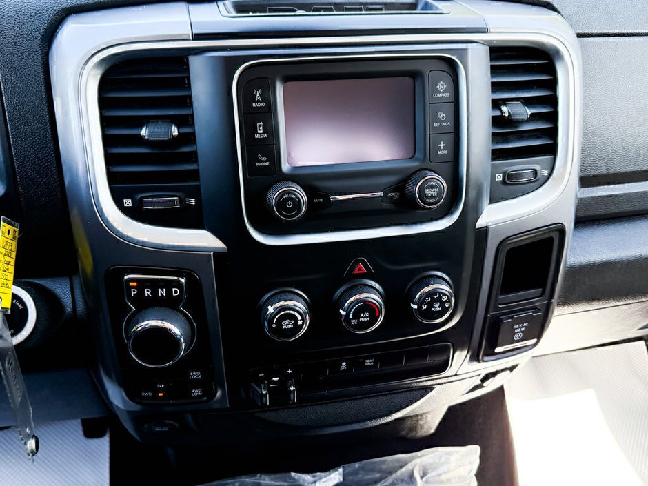 2023 Ram 1500 Classic SLT-17