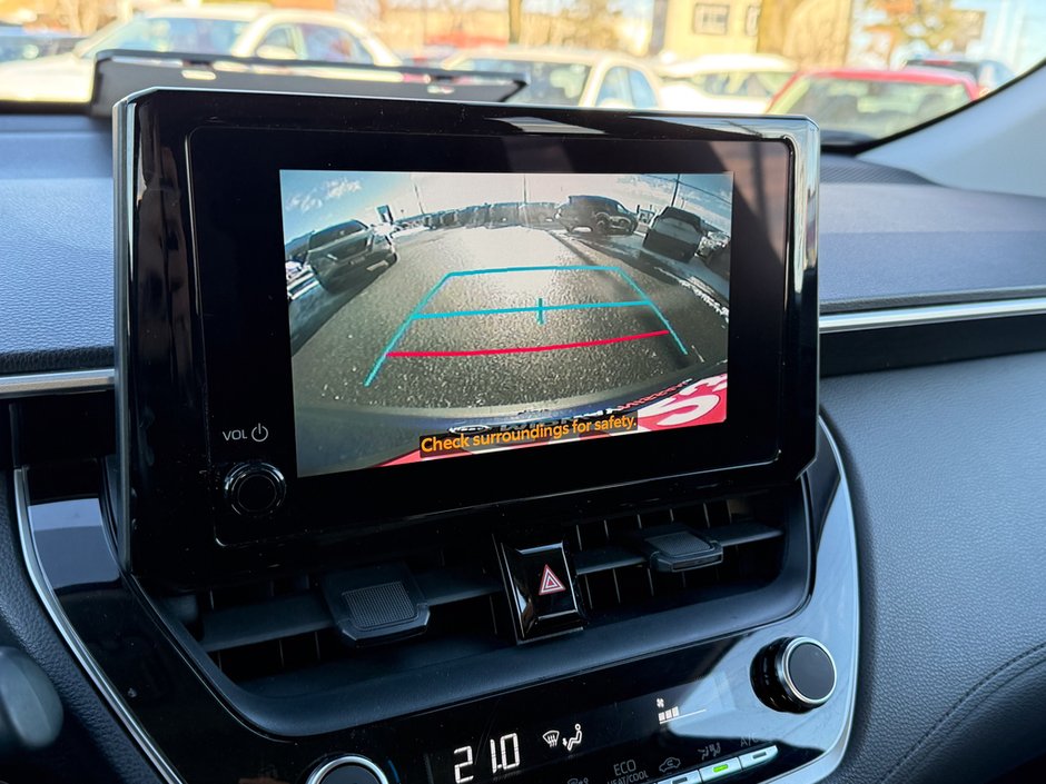 2023 Toyota Corolla Cross LE-25