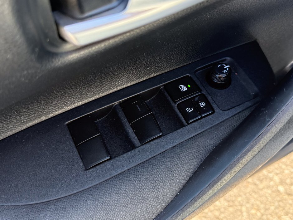 2021 Toyota Corolla L-17