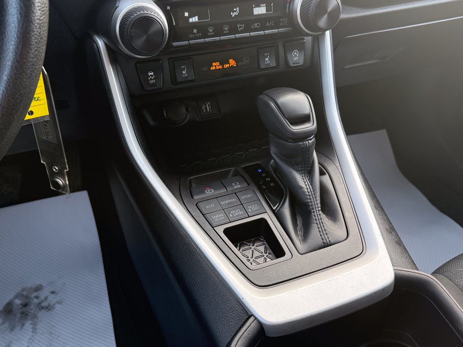 2023 Toyota RAV4 LE-17