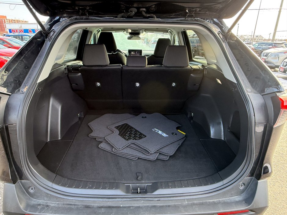 2023 Toyota RAV4 LE-12