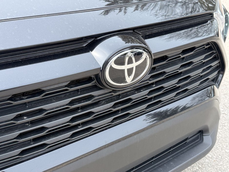 2025 Toyota RAV4 LE-9