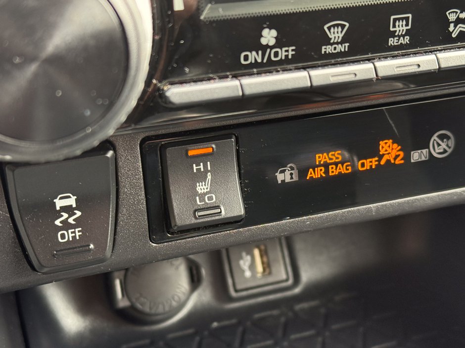 2025 Toyota RAV4 LE-27