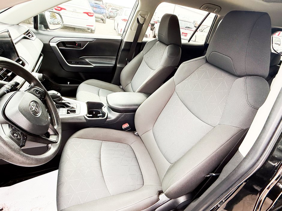 2025 Toyota RAV4 LE-22