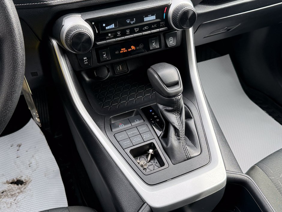 2025 Toyota RAV4 LE-19