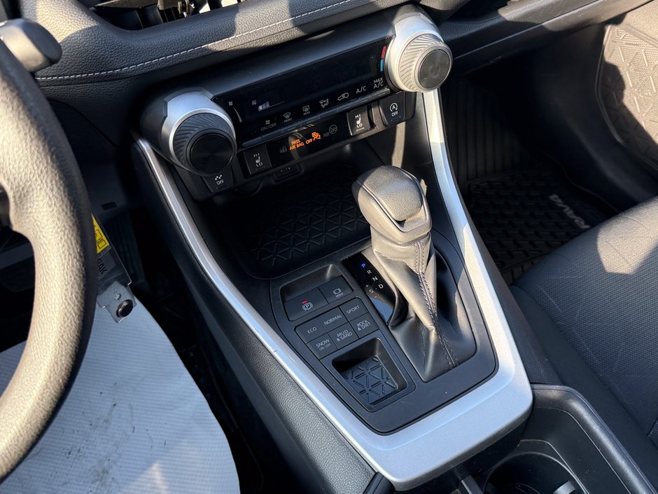 2025 Toyota RAV4 LE-18