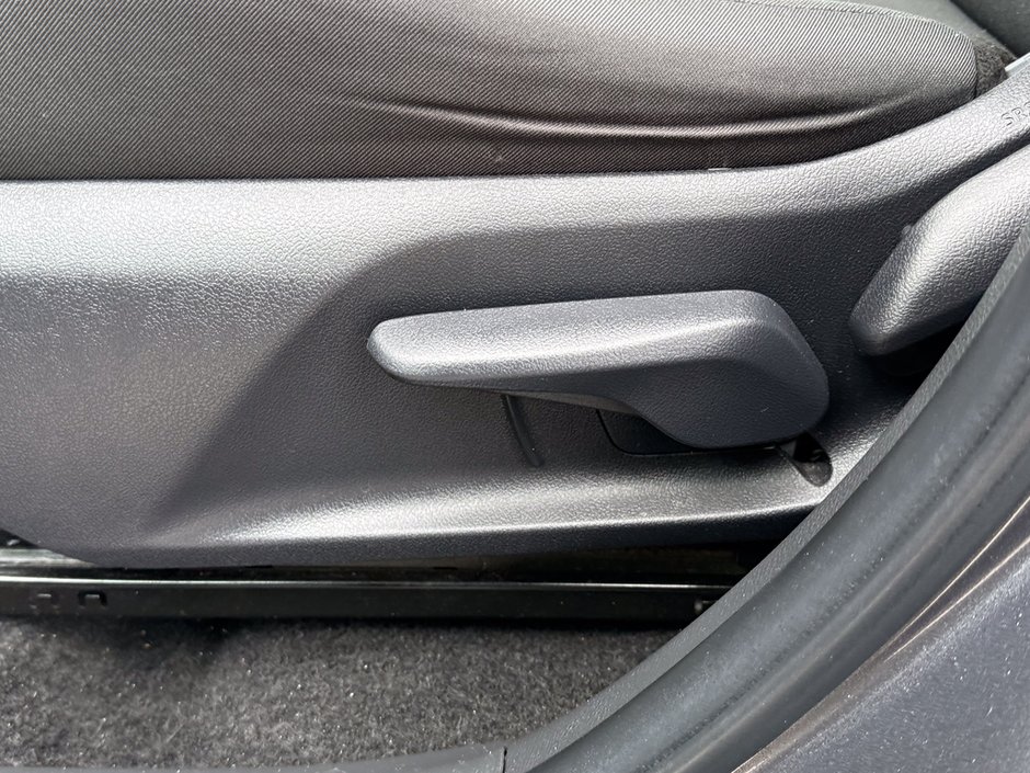 2025 Toyota RAV4 LE-21