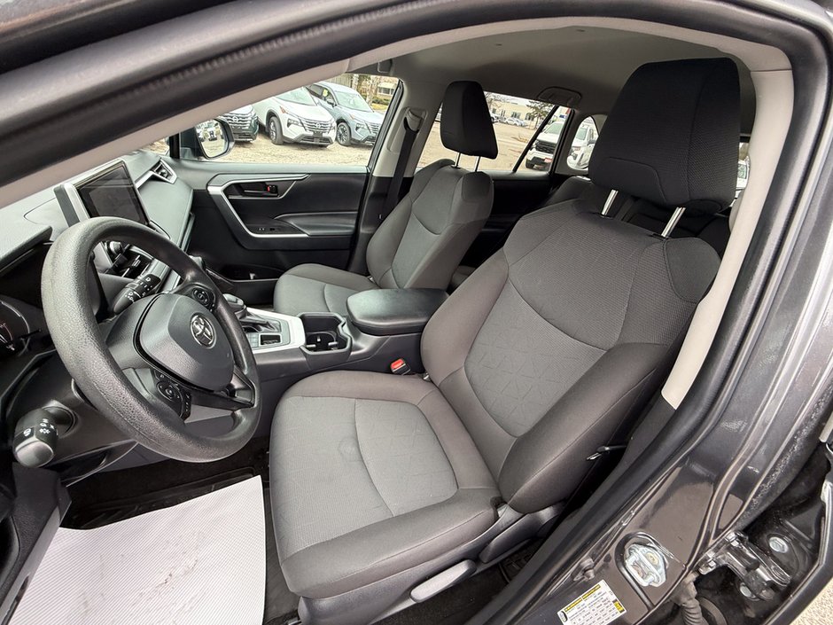 2025 Toyota RAV4 LE-22