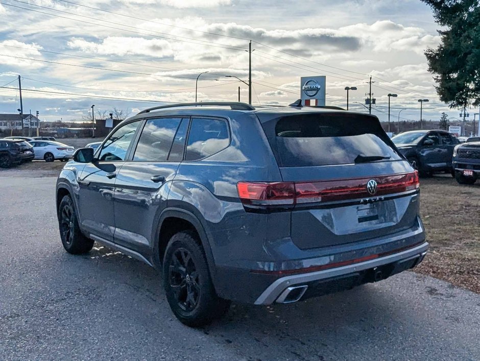 2024 Volkswagen Atlas 2.0 TSI Peak Edition-5