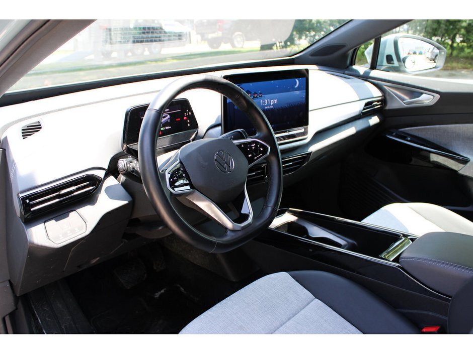 2025 Volkswagen ID.4 Pro-23