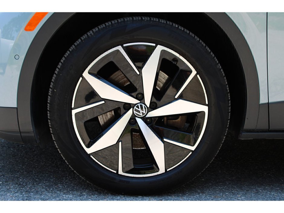 2025 Volkswagen ID.4 Pro-9