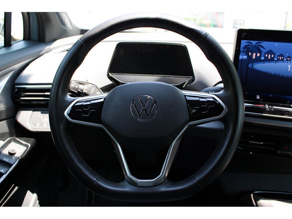 2025 Volkswagen ID.4 Pro-17