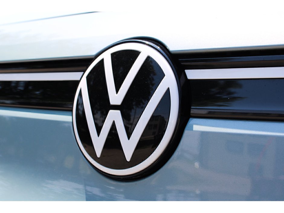 2025 Volkswagen ID.4 Pro-8