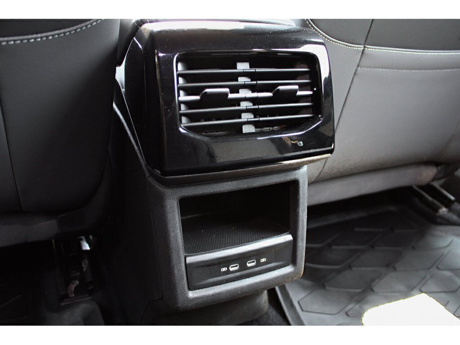 2025 Volkswagen ID.4 Pro-14