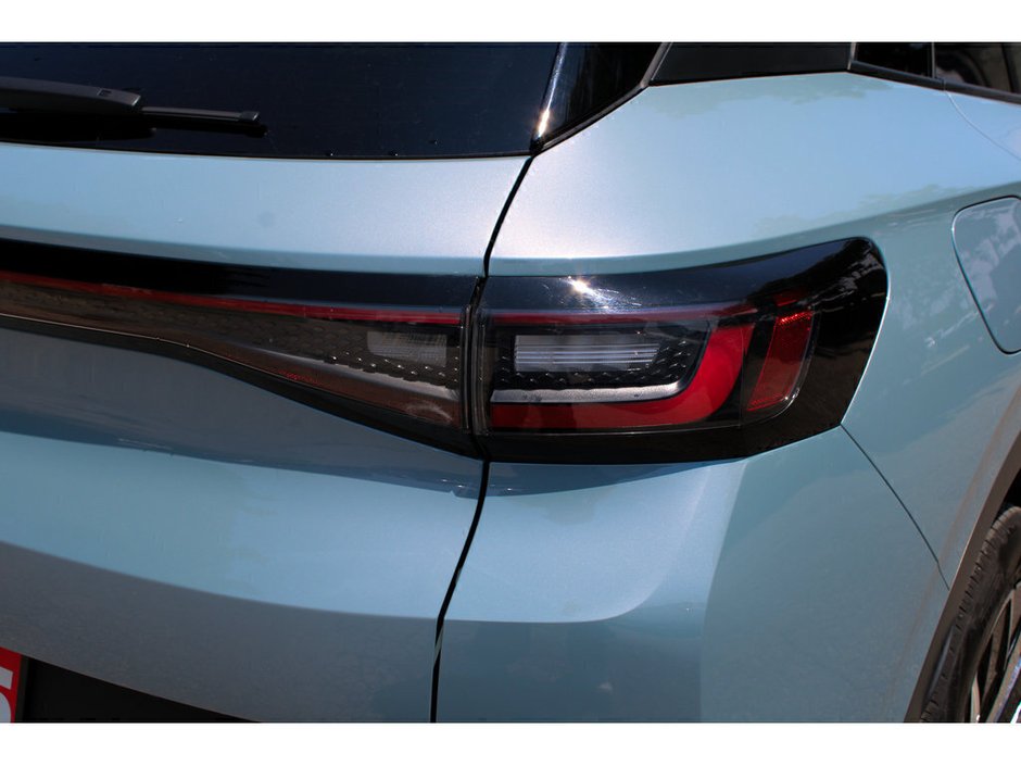 2025 Volkswagen ID.4 Pro-11