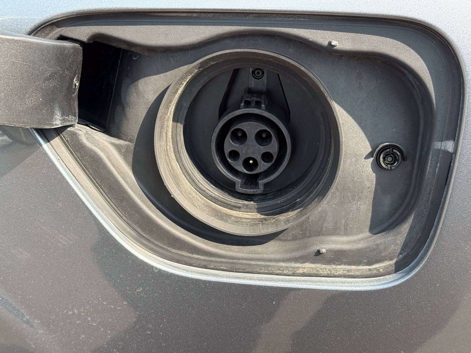 2021 Volvo S60 Recharge Plug-In Hybrid T8 R-Design-33