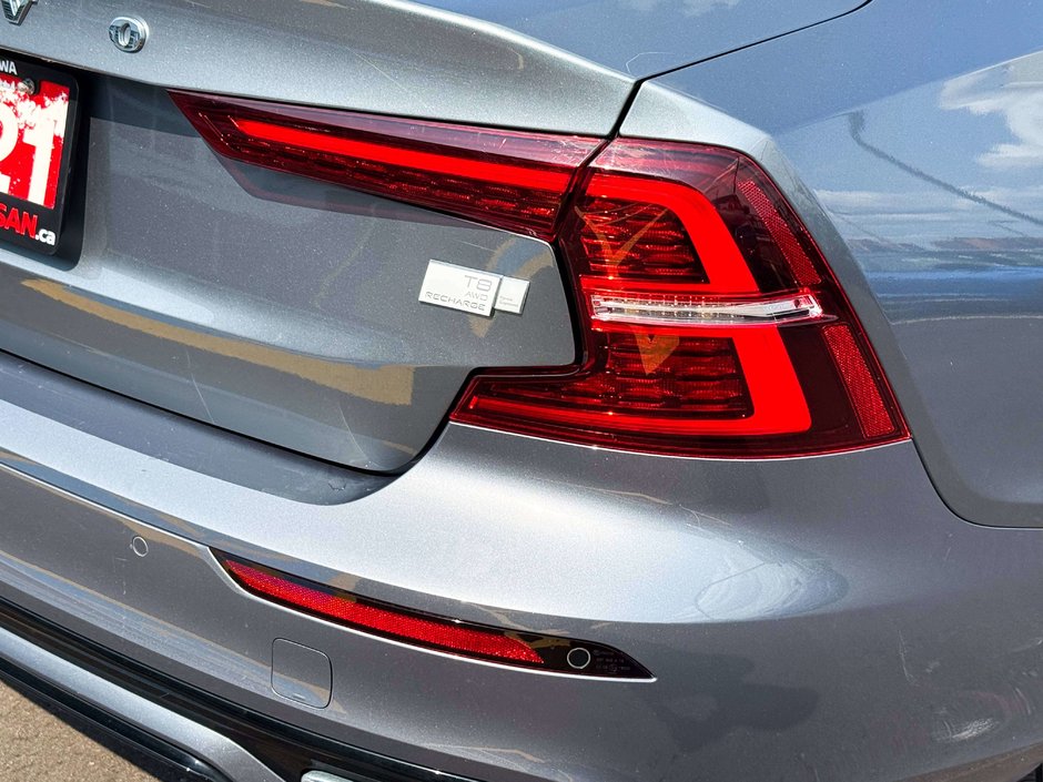 2021 Volvo S60 Recharge Plug-In Hybrid T8 R-Design-12
