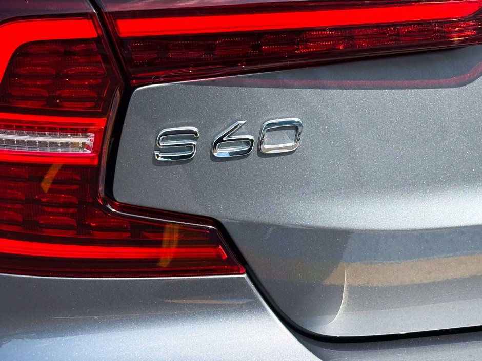 2021 Volvo S60 Recharge Plug-In Hybrid T8 R-Design-14
