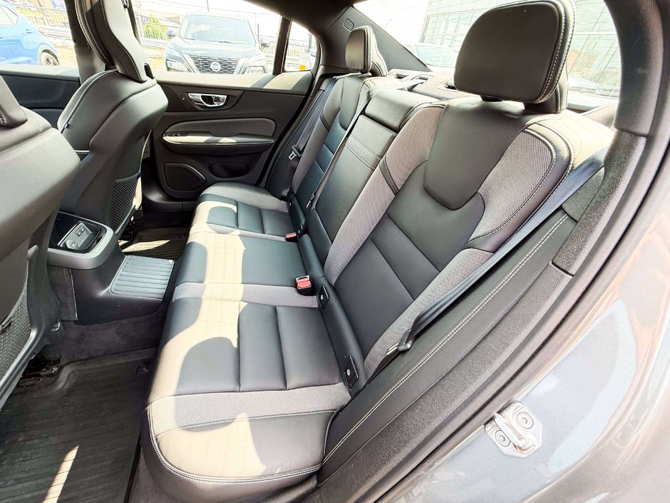 2021 Volvo S60 Recharge Plug-In Hybrid T8 R-Design-18