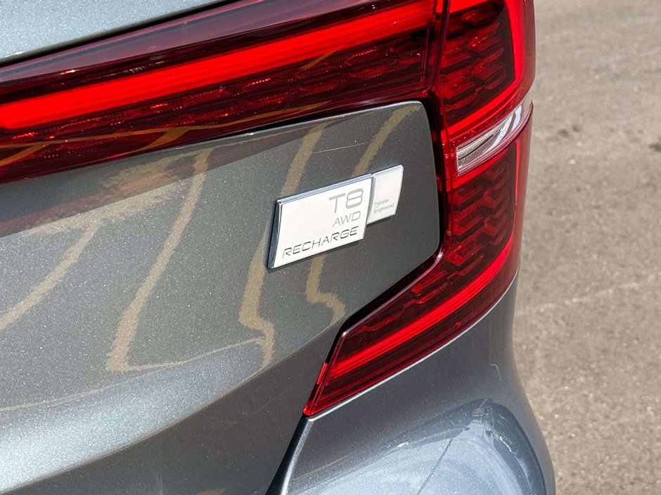 2021 Volvo S60 Recharge Plug-In Hybrid T8 R-Design-16