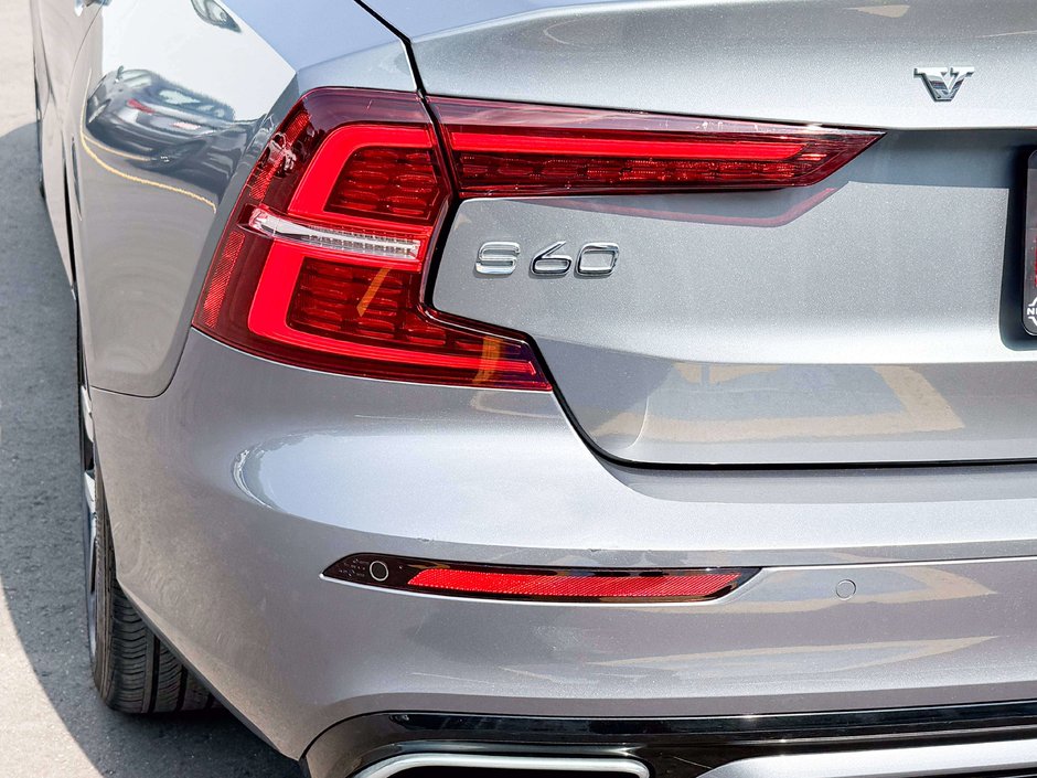 2021 Volvo S60 Recharge Plug-In Hybrid T8 R-Design-13