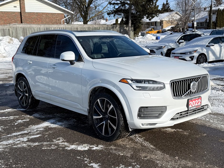 2022 Volvo XC90 T6 Momentum 7 Passenger-8