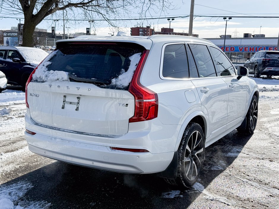 2022 Volvo XC90 T6 Momentum 7 Passenger-6