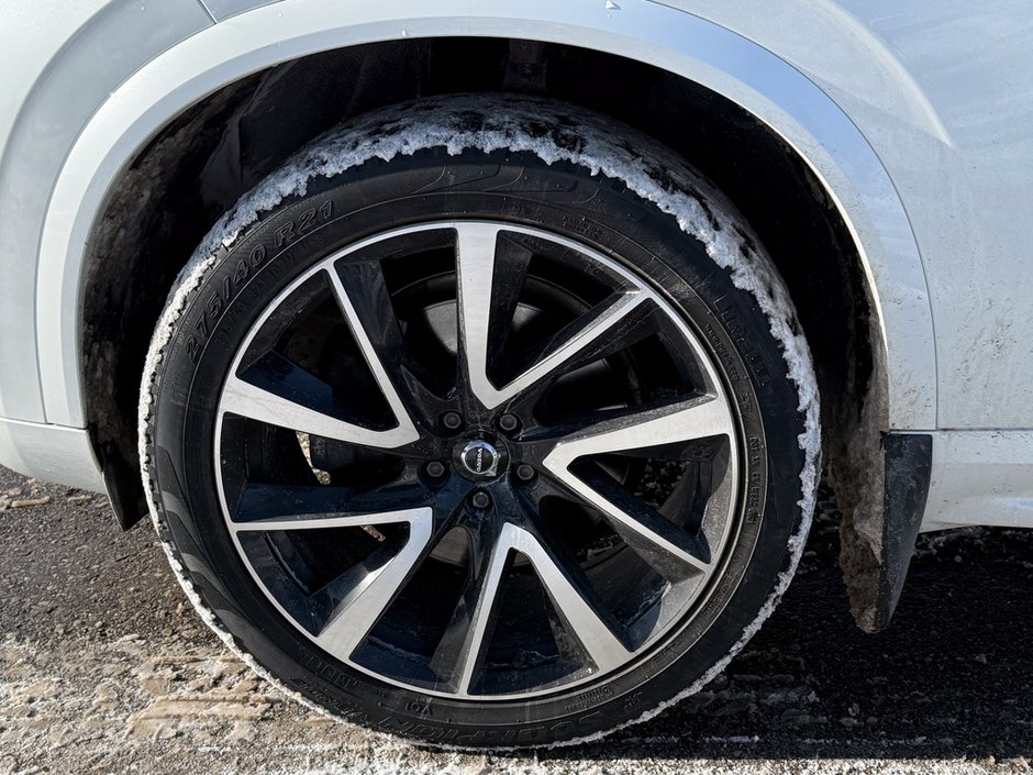 2022 Volvo XC90 T6 Momentum 7 Passenger-10