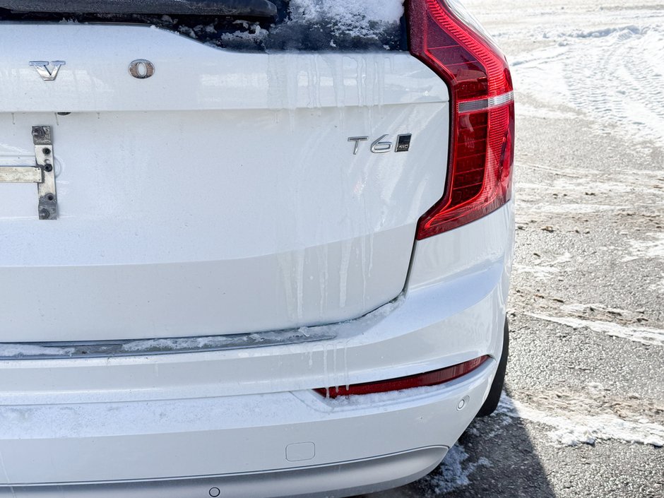 2022 Volvo XC90 T6 Momentum 7 Passenger-12