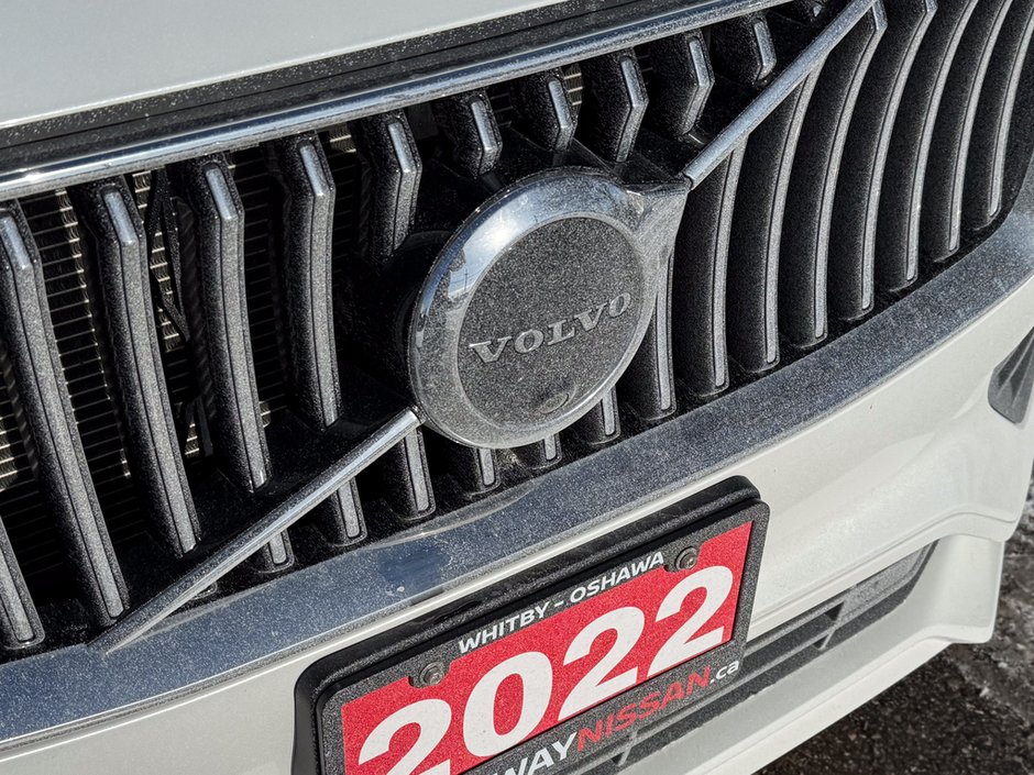 2022 Volvo XC90 T6 Momentum 7 Passenger-9