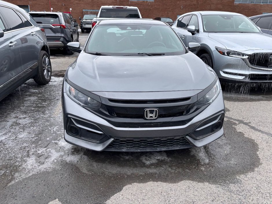 Honda Civic Hatchback LX 2020 à Montréal, Québec - w940px
