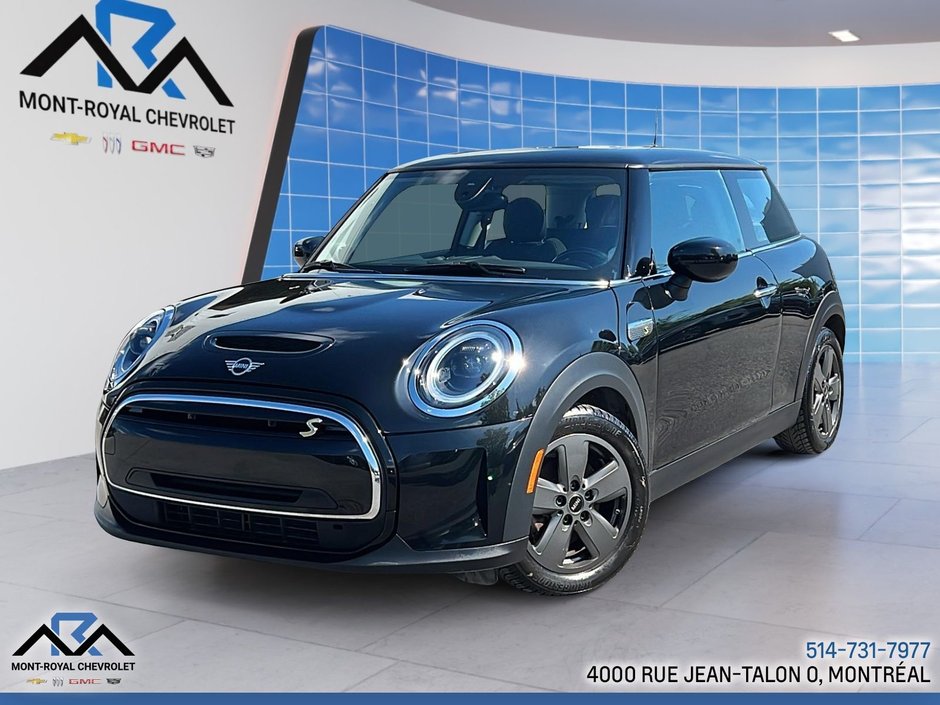 MINI 3 Door Cooper SE 2023 à Montréal, Québec - w940px