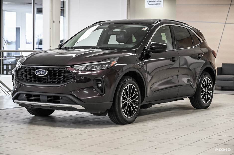 2023 Ford Escape PHEV  | TOIT PANO | CARPLAY | VOLANT CHAUFFANT | in Brossard, Quebec